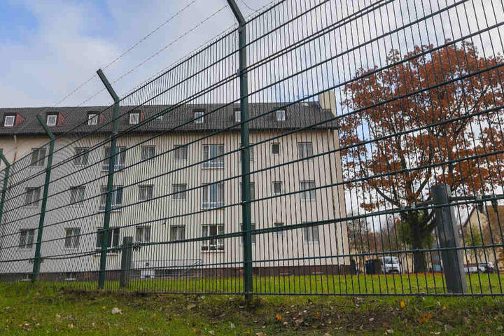 Die Ankerzentren sollen Asylverfahren und in diesem Kontext auch Abschiebungen und Rückführungen beschleunigen.