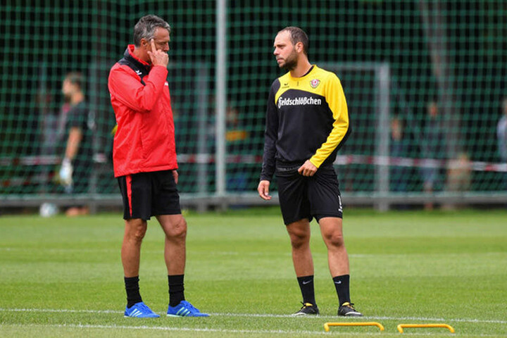 Dynamo-Coach Uwe Neuhaus (l.) könnte auf Kreativspieler Rico Benatelli zurückgreifen.