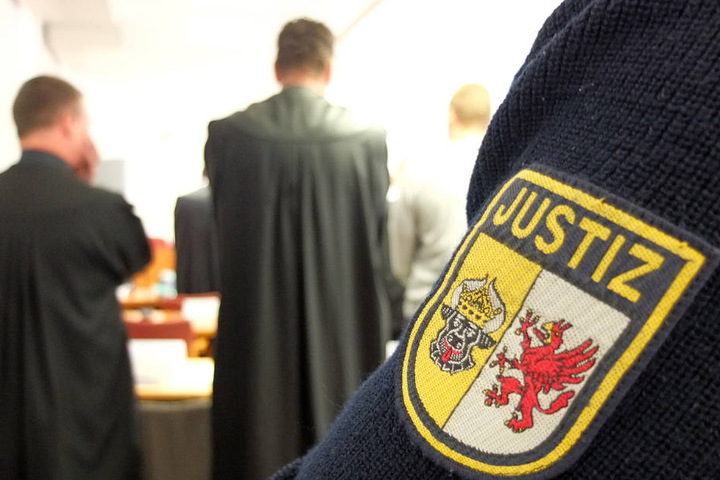 Die Richter müssen über die Schuld des Angeklagten entscheiden (Symbolfoto).
