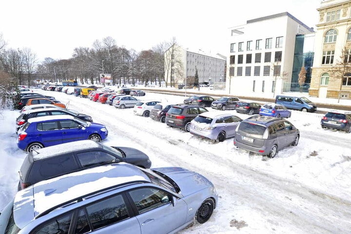 Parkplätze in der Innenstadt sind rar, kostenfreie sowieso. Genau die könnte
es aber bald gar nicht mehr geben.