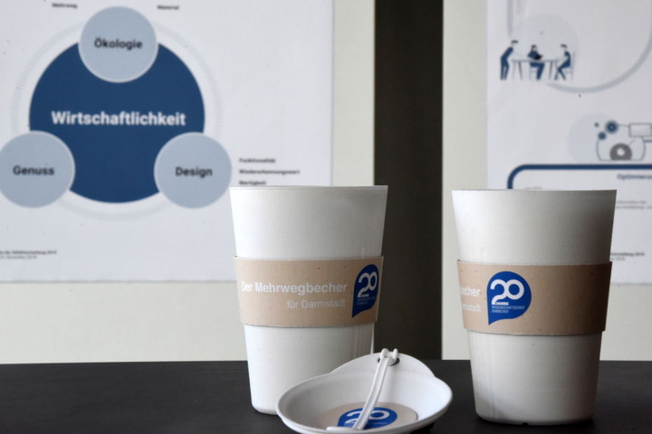 Die Pfandmarke für einen Becher soll etwa fünf Euro kosten.