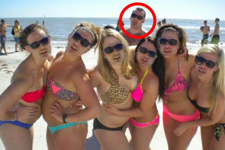 Alle der Mädels haben das Gesicht des Mannes! Hättet Ihr das gleich erkannt!