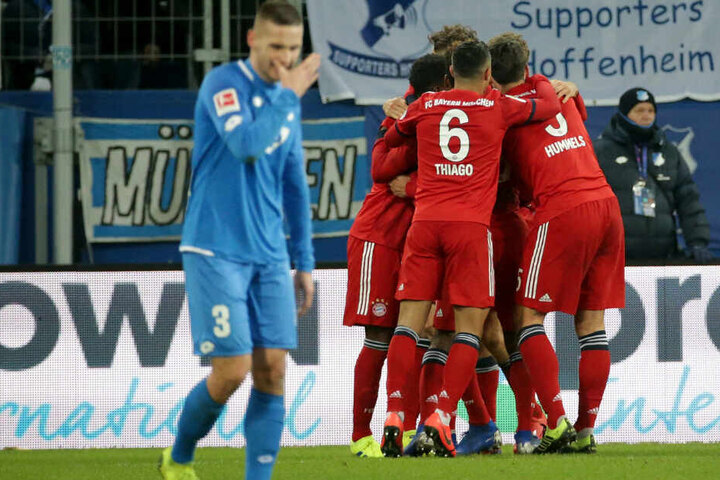 Der FC Bayern gewinnt gegen Hoffenheim.