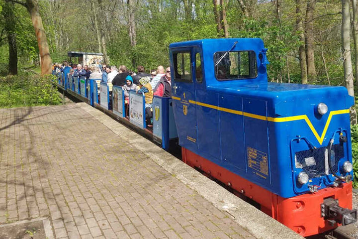 Bei schönstem Wetter strömten die Besucher in Scharen an den Auensee.