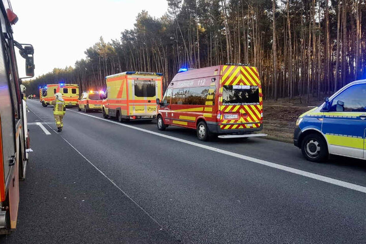 Die Unfallaufnahme und Räumung des Unfallortes dauerte knapp zwei Stunden.