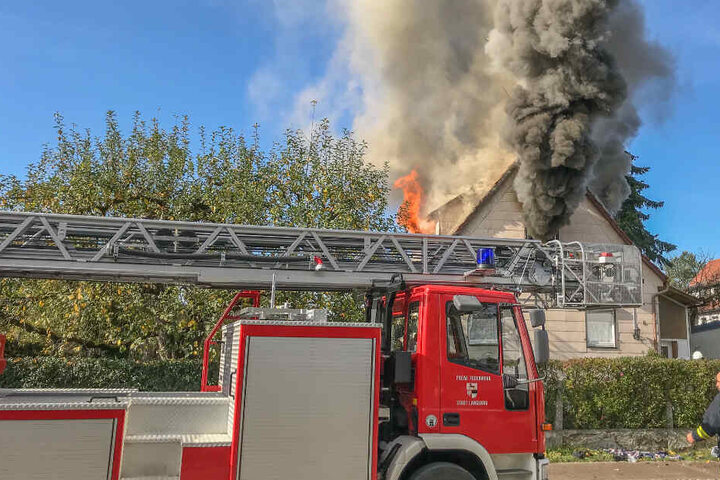 Als die Feuerwehr eintraf, stand das Haus bereits in Vollbrand.