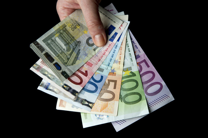 Das Bargeld konnte von der Polizei an den Besitzer zurückgegeben werden. (Symbolbild)