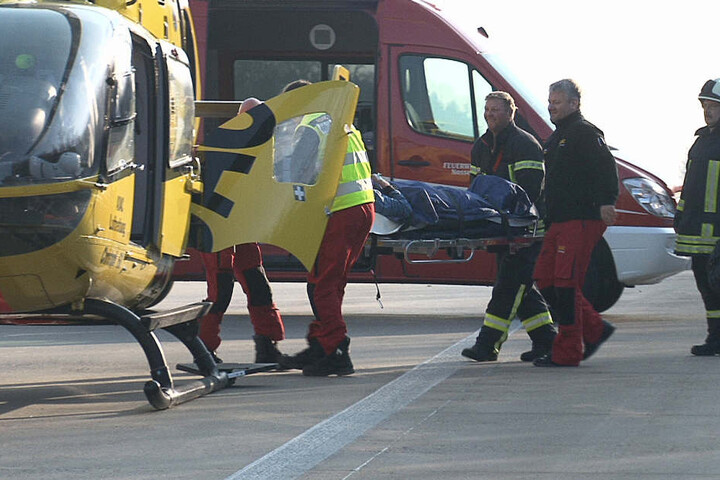 Ein verletzter musste per Hubschrauber in ein Krankenhaus geflogen werden.