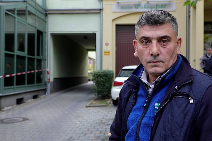 Inhaber Ale Tulasoglu (46) befürchtet einen rechtsradikalen Hintergrund beim Brandanschlag.