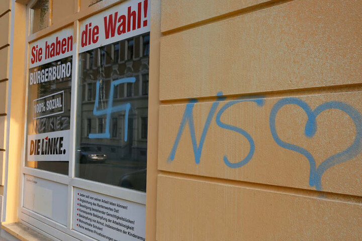 Das Büro der Linken wurde in der Nacht zum Samstag mit Hakenkreuz und Nazi-Schriftzügen beschmiert.