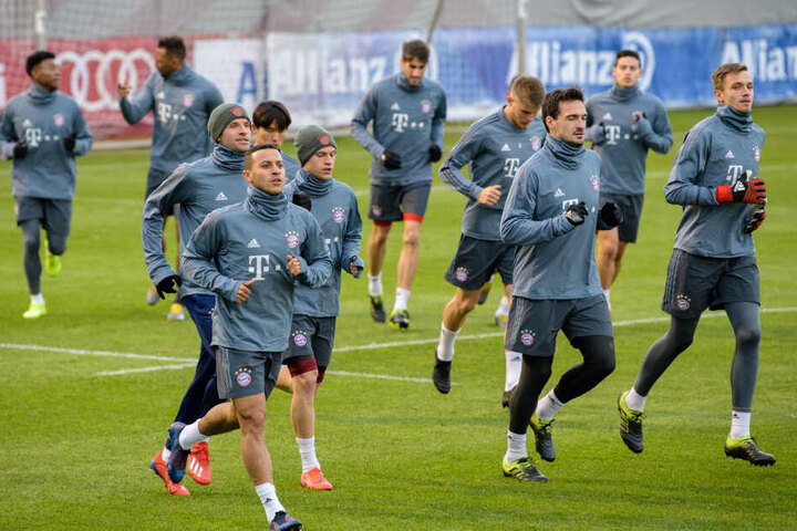 Die Mannschaft des FC Bayern bereitet sich auf das Spiel gegen Liverpool vor.