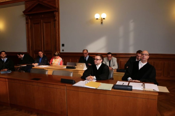 Die Staatsanwaltschaft um Staatsanwalt Nico Teske (l.) und Oberstaatsanwalt Guido Lunkeit verlas gegen 9.50 Uhr die Anklageschrift.