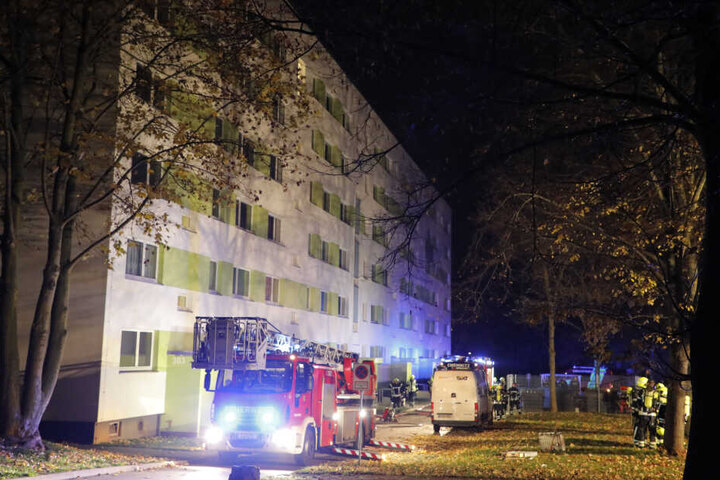 Das Feuer brach im Keller eines Wohnblocks in der Straße Usti nad Labem aus.