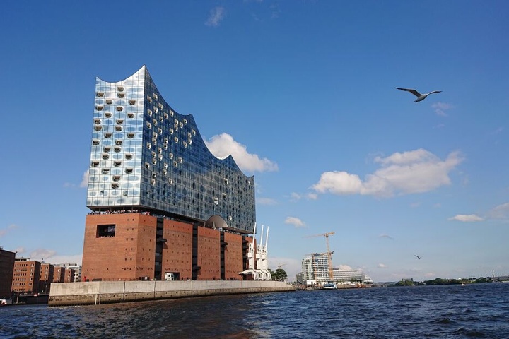 Der Deutsche Radiopreis wird im September in der Hamburger Elbphilharmonie verliehen.