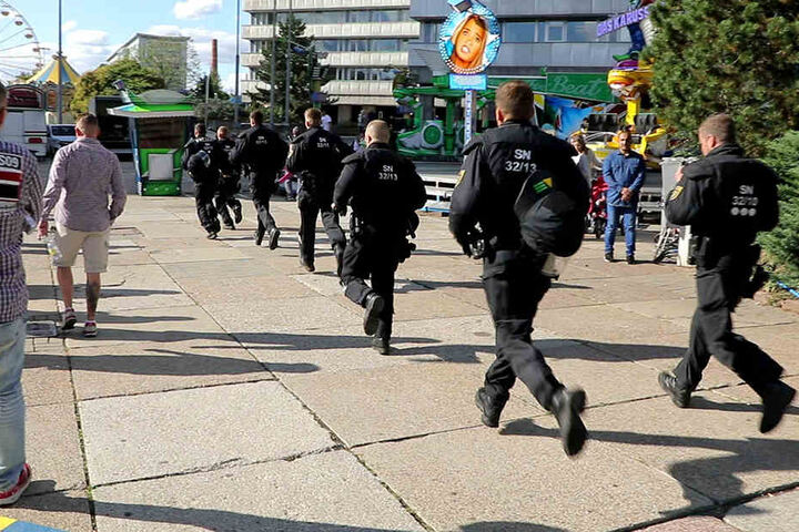 Bei den Demos am Abend nahm die Polizei vier Anzeigen auf.