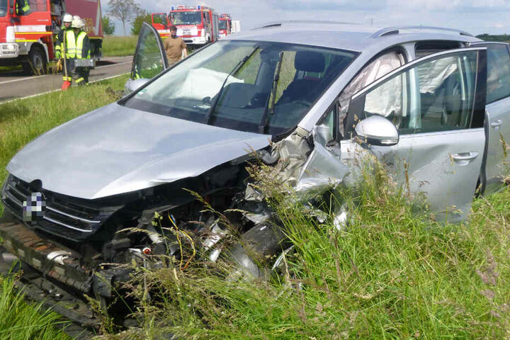 Auch der zweite Wagen wurde bei dem Crash schwer beschädigt.