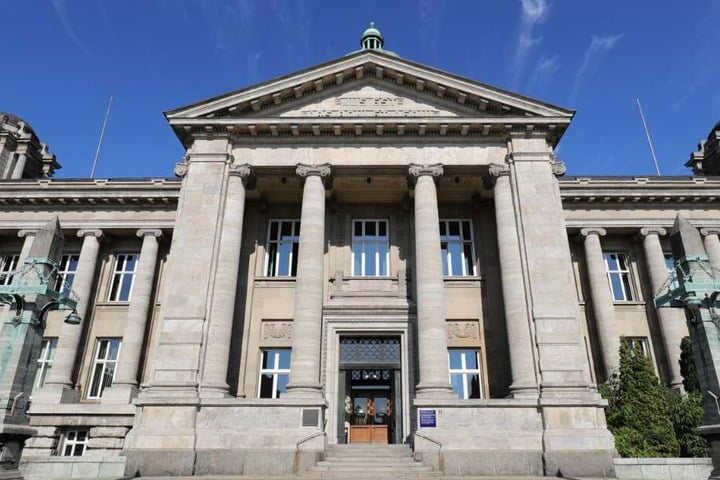 Der Prozess gegen die drei Männer findet vor dem Oberlandesgericht in Hamburg statt.