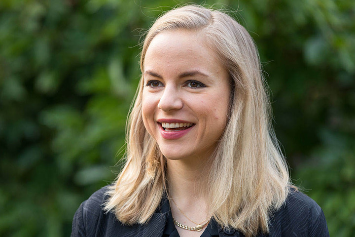 Poetry Slammerin Julia Englemann landete auf Platz drei der "100 peinlichsten Berliner".
