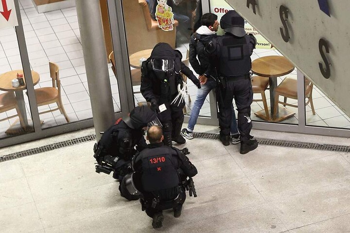 Brennpunkt Wiener Platz: Trotz vieler Razzien am Hauptbahnhof gehört das Areal zu Dresdens Drogen-Umschlagplätzen.