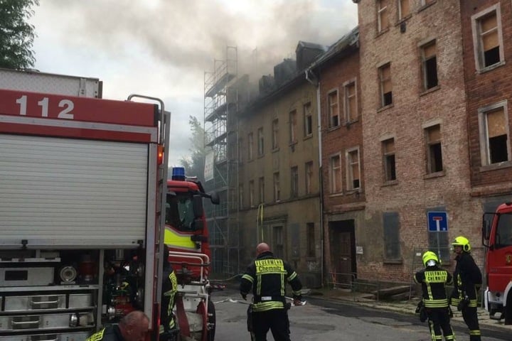 Sobald das Feuer vollständig gelöscht wurde, muss geklärt werden, ob ein Brandstifter am Werk war.