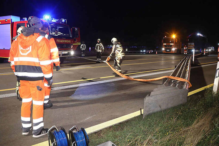 Nach dem Unfall musste die Baustellenbegrenzung erst wieder gerichtet werden.
