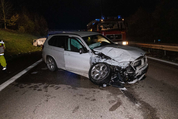 Schwer verletzt musste der SUV-Fahrer abtransportiert werden.