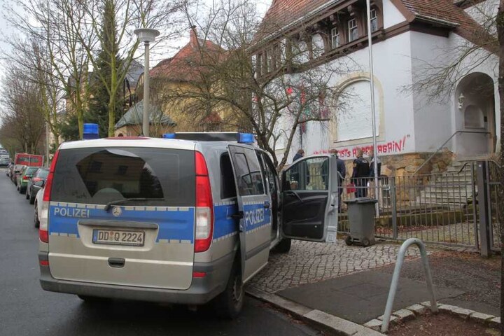 Ein Sprecher der Burschenschaft schätzt den Schaden des Vorfalls auf bis zu 10.000 Euro.