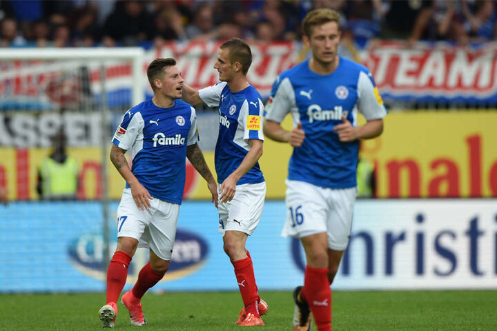 Nach einem 0:2-Rückstand konnten die Kieler die Partie in letzter Minute noch mit einem 2:2 Unentschieden gegen SV Sandhausen drehen.