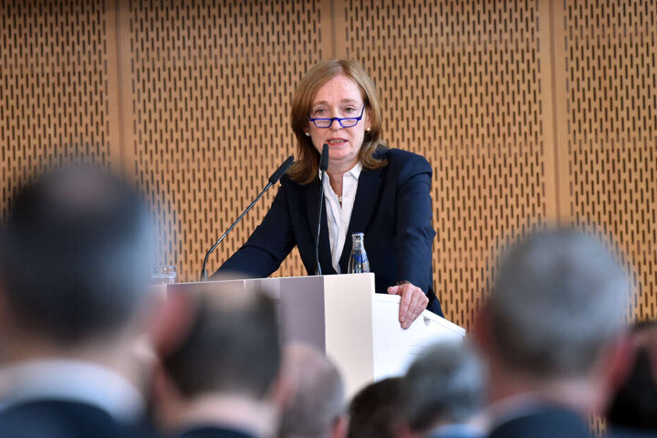 Die ehemalige Innenstaatssekretärin Emily Haber soll sich am Donnerstag im Bundestag erklären.