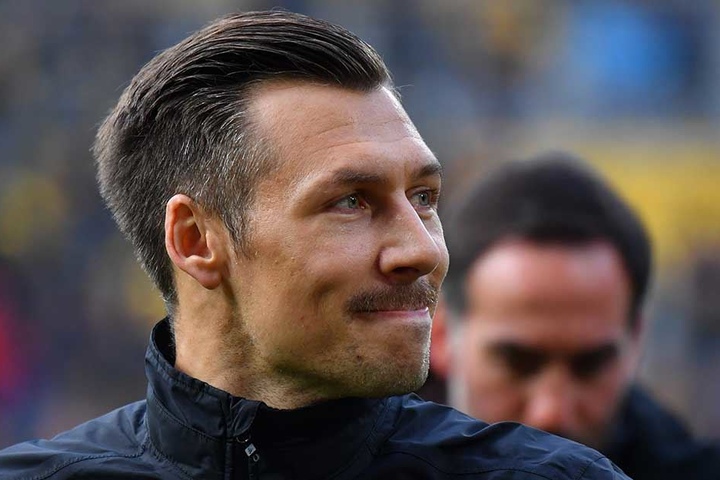 Sören Gonther konnte seinen Schnauzer wieder abrasieren.