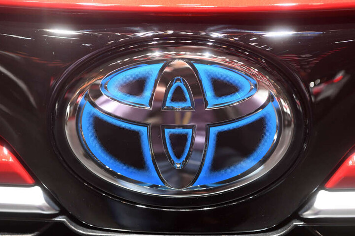 Toyota ruft weltweit rund 3,4 Millionen Autos wegen einer möglichen Fehlfunktion der Bordelektronik zurück.