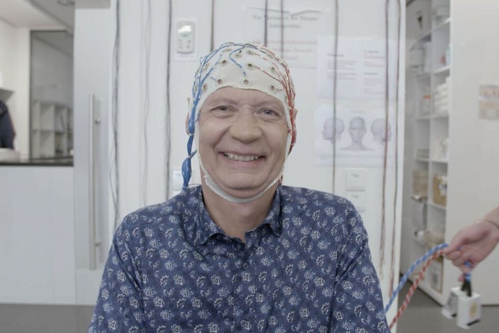 Günther Jauchs Gehirn wird am Max-Planck-Institut von Neurowissenschaftlern unter die Lupe genommen.