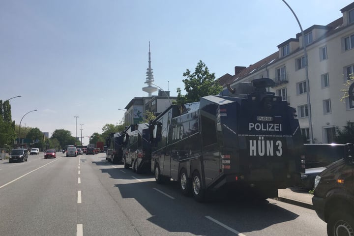 Die Polizei Hamburg bereitete sich schon einmal auf eine Demo der "Pegida München" vor. (Archivbild)