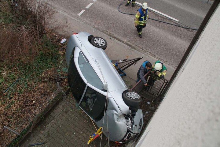 Sachschaden am Auto etwa 10.000 Euro.