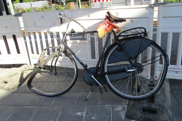 Kurze Zeit später wurde ein Fahrrad von einem IC überrollt.