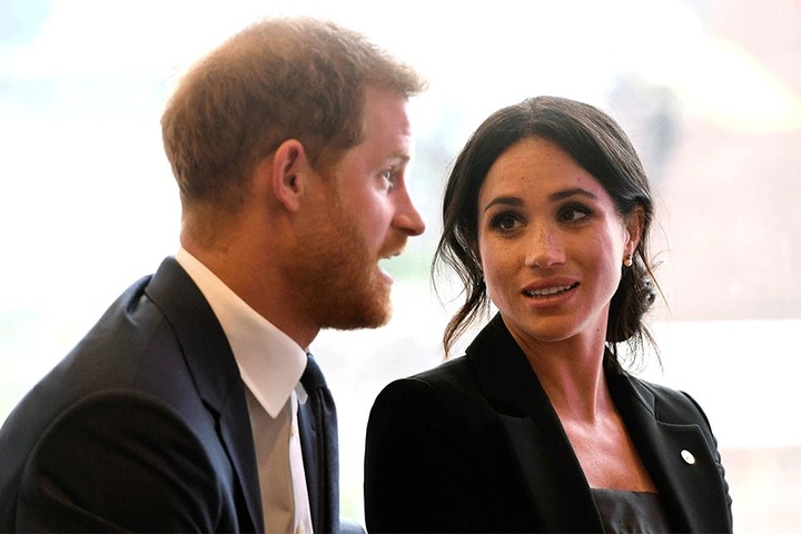 Harry und Meghan im Dialog.
