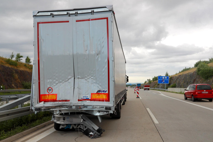 Drei Personen sollen verletzt worden sein.