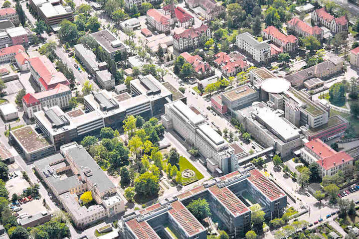 Die Uniklinik hat über 100
Gebäude, verteilt auf einer Fläche von 35 Hektar. Ohne Wegweiser ist die
Navigation eine Herausforderung.