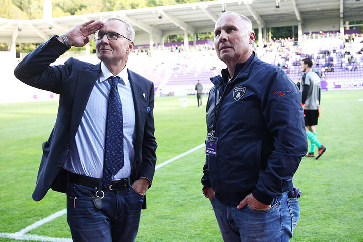 Glück Auf: Sie sind die Macher des FC Erzgebirge seit 1992. Heute feiern Helge (r.) und Uwe Leonhardt ihren 60. Geburtstag.