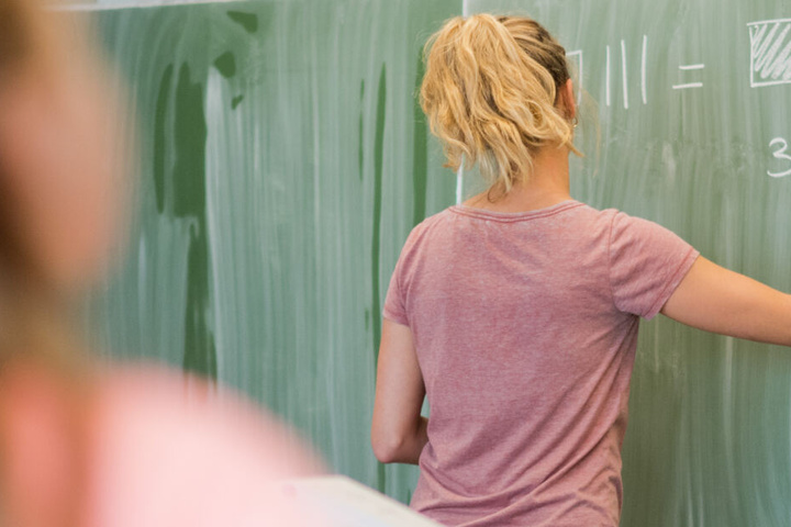 Die Lehrerin musste in einem Krankenhaus behandelt werden. (Symbolbild)