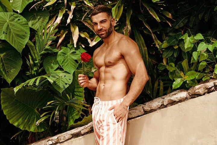 Rafi Rachek (29) hat sich als schwul geoutet, suchte bei "Bachelor in Paradise" aber dennoch nach einer Frau.