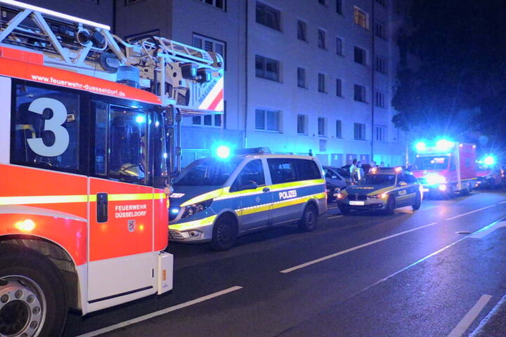 Der hinzugerufene Notarzt konnte vor dem Haus nur noch den Tod des Mannes feststellen.