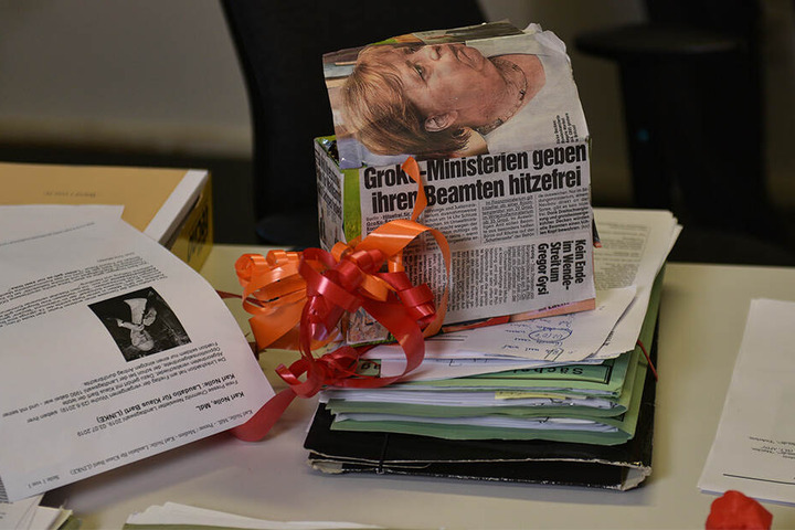 Geheimdienst- oder Stasi-Unterlagen befinden sich nicht im Schrank, so Bartl.