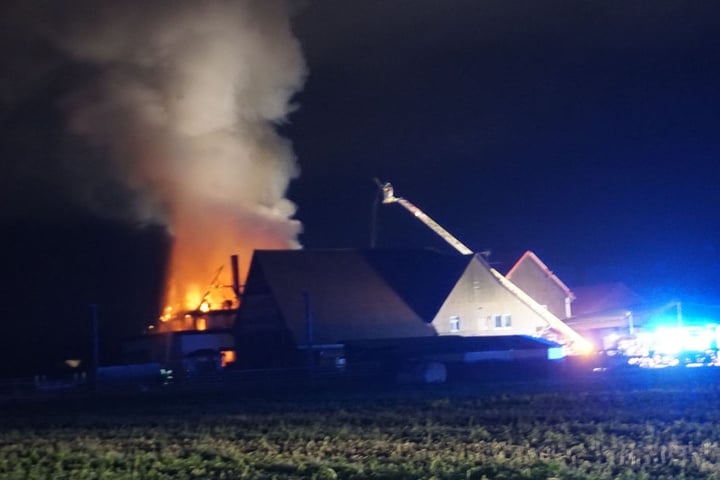 Das Feuer war schon aus der Ferne zu sehen.