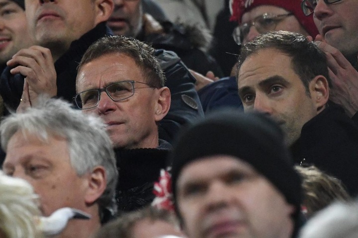 Ralf Rangnick und Oliver Mintzlaff schauten das Spiel gegen Dortmund bei den Leipziger Fans an.