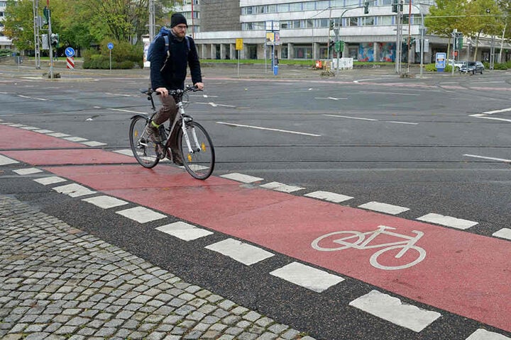 Runter von Radstreifen und Radweg: Der ADFC fordert ein Ende der Benutzungspflicht.
