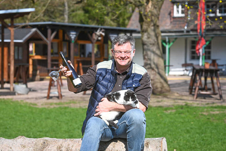Ruhe vor dem Ansturm: Hofewiese-Wirt Holger Zastrow freut sich auf die Gäste am Wochenende.