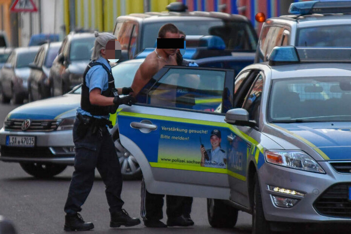Die Polizei schnappte das Duo auf dem Dachboden des Nachbarhauses.