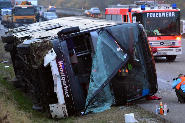 Ein Kind starb bei der Bustragödie auf der A4.