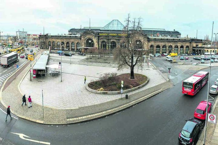 Eine weitere ZOB-Variante ist der Vorplatz am Neustädter Bahnhof.